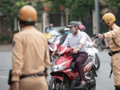 Từ 1/1/2025, mượn xe máy của người thân có bị phạt lỗi "xe không chính chủ"?