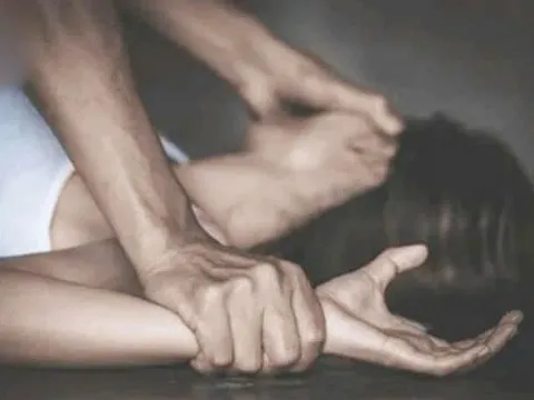 Khởi tố, bắt tạm giam nam bác sĩ xâm hại nữ bệnh nhân tại phòng khám