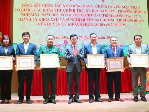 Huyện Quốc Oai: Khen thưởng các tập thể và cá nhân vì có thành tích trong công tác xây dựng Đảng