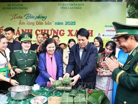Chủ tịch nước Lương Cường thăm, chúc tết tại xã Pa Tần, Lai Châu
