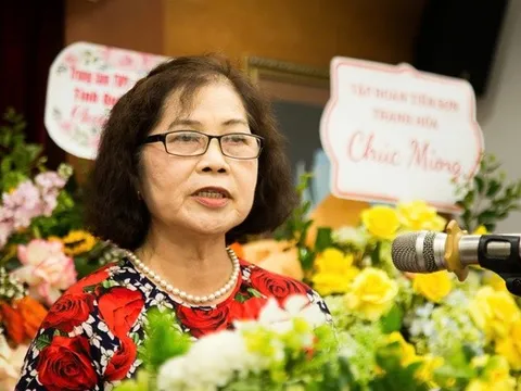 "Cõng" pháp luật lên non