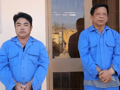 Bắt 2 đối tượng mạo danh cán bộ lừa đảo chiếm đoạt tài sản