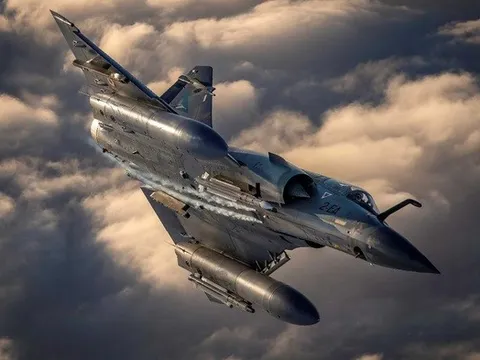 Chiến đấu cơ Mirage 2000-5F “mọc thêm cánh” ra sao, giúp được gì cho Ukraine?