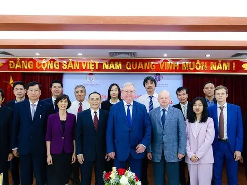 Góp sức vào thế trận đối ngoại vững chắc, bảo vệ lợi ích quốc gia - dân tộc