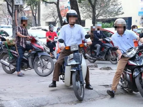 Trường hợp được đi xe máy lên vỉa hè năm 2025, ai cũng nên biết