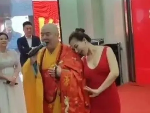 "Đường Tăng" Từ Thiếu Hoa gây tranh cãi với màn biểu diễn phản cảm ở tuổi 67