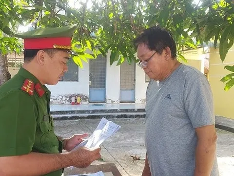 Ghen tuông, chủ quán tạp hóa đâm người đàn ông tử vong