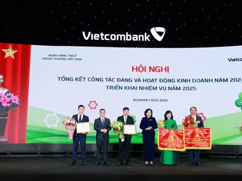 Vietcombank vững thế dẫn đầu, bứt phá với dấu ấn xanh