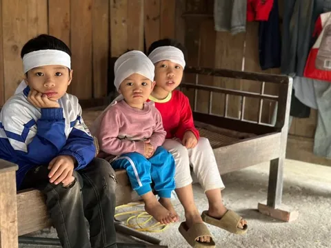 Mang thai tháng thứ 6, người mẹ đột tử bỏ lại 3 con thơ