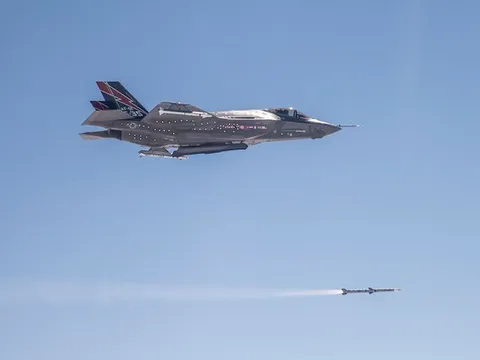 Tên lửa AIM-120: Sát thủ diệt chiến đấu cơ