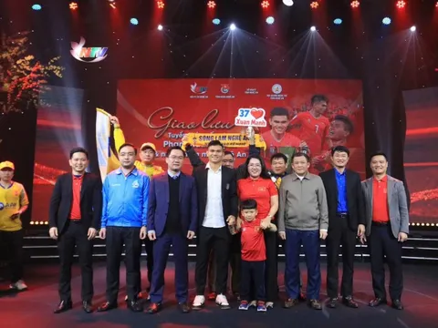 Nghệ An khen thưởng tuyển thủ quốc gia Phạm Xuân Mạnh