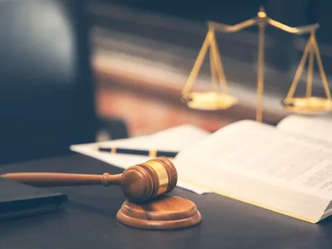 Dứt khoát từ bỏ tư duy "không quản được thì cấm"