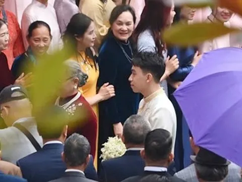 Bó hoa cưới đặc biệt với mức giá đắt đỏ xuất hiện trong lễ dạm ngõ Á hậu Phương Nhi
