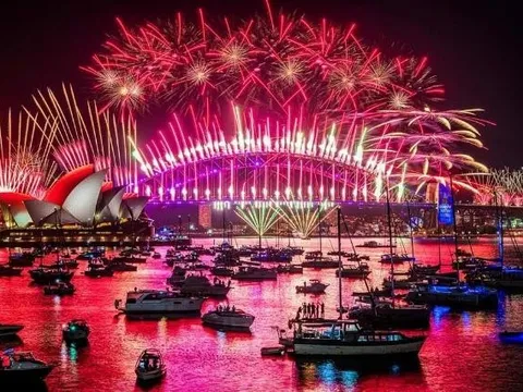 Những màn pháo hoa rực rỡ chào đón năm mới 2025 trên khắp thế giới