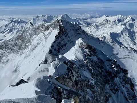 Ngọn núi cao nhất thế giới, vượt cả Everest gần 2.000m