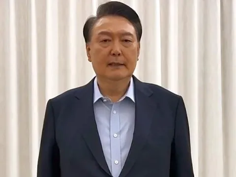 Ông Yoon trở thành Tổng thống Hàn Quốc đương nhiệm đầu tiên bị bắt giữ