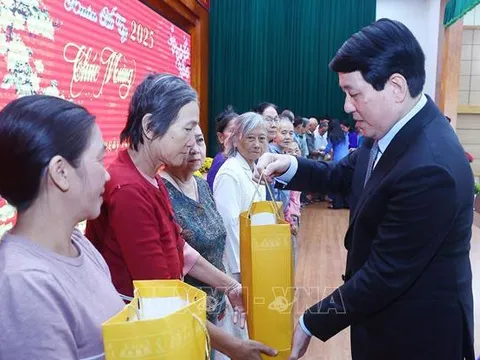 Chủ tịch nước chúc Tết Đảng bộ, chính quyền và nhân dân tỉnh Kiên Giang