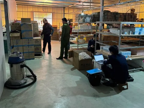 Vĩnh Phúc: Tạm giữ 22kg pháo hoa nổ và hơn 1.000 mỹ phẩm nhập lậu