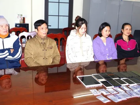 Bắt khẩn cấp nữ quái điều hành đường dây mua bán hàng nghìn tài khoản ngân hàng