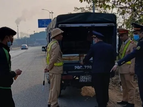 Phú Thọ: Ngăn chặn xe tải chở nội tạng động vật bốc mùi hôi thối
