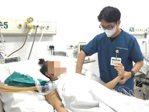 Liệt toàn bộ người sau mũi tiêm đau vai gáy!