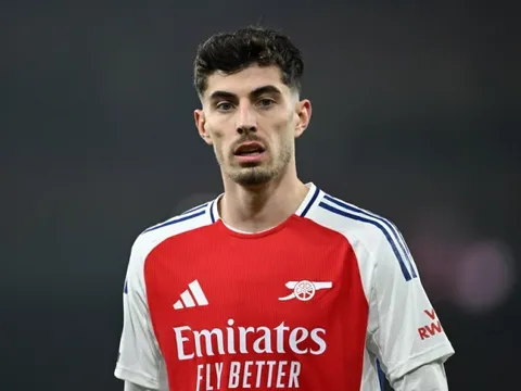 Thông tin mới vụ vợ tiền đạo của Arsenal bị đe dọa
