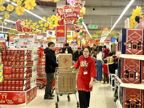 Sôi động thị trường hàng hóa dịp cận Tết