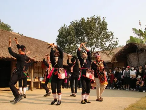 Độc đáo Lễ tạ ơn của đồng bào dân tộc Dao Quần Chẹt ở Ba Vì