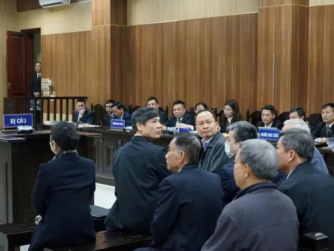 Truy tố khung hình phạt 10-20 năm tù, cựu Bí thư Thanh Hóa bị phạt 30 tháng án treo