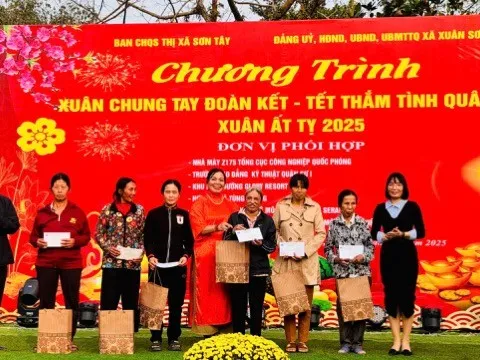 Tết thắm tình quân dân tại xã Xuân Sơn, thị xã Sơn Tây