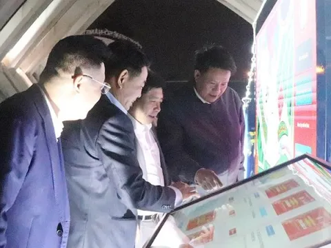 Nhộn nhịp Hội chợ Tết chào Xuân Ất Tỵ năm 2025 tại quận Bắc Từ Liêm