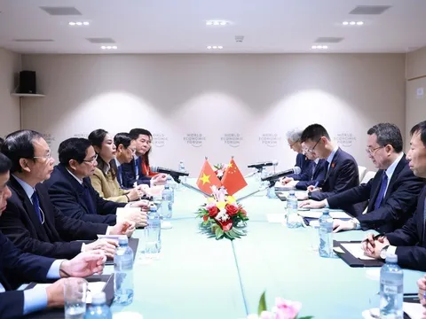 Thủ tướng Phạm Minh Chính tiếp Phó Thủ tướng Trung Quốc Đinh Tiết Tường