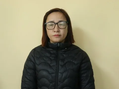 Khởi tố nhân viên thu cước viễn thông chiếm đoạt tiền