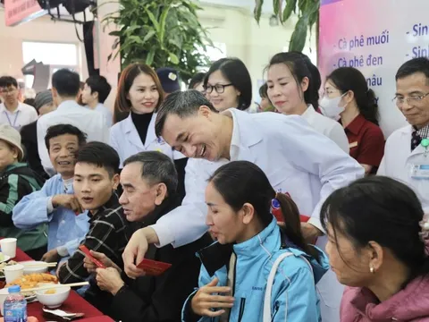 Cơm Tất niên – Tết sum vầy mong năm mới hạnh phúc đến với người bệnh