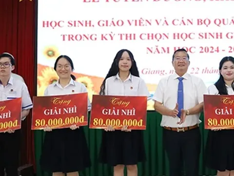 Một địa phương chi hơn 2,5 tỷ đồng khen thưởng học sinh, giáo viên