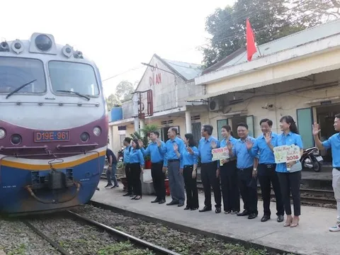 Những chuyến tàu, chuyến bay nghĩa tình đưa người lao động về quê đón Tết