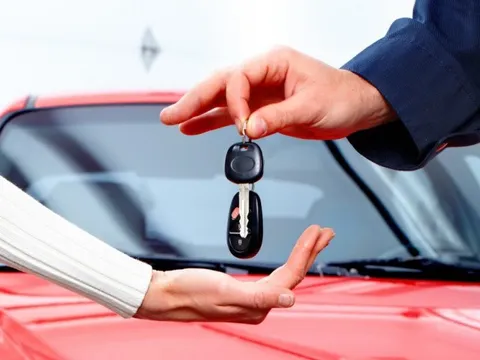 Người dân thuê ô tô tự lái chạy xe liên tục quá 4 giờ có bị phạt?