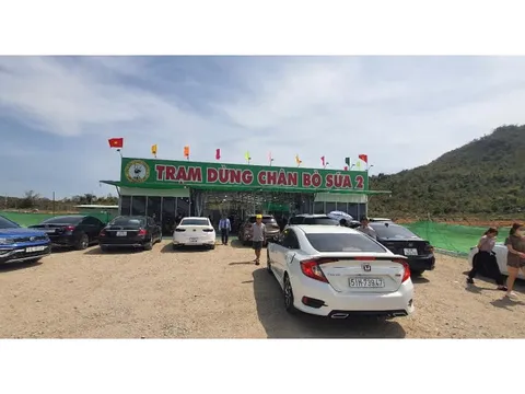 Trạm dừng nghỉ tạm cao tốc Vĩnh Hảo – Phan Thiết đón hàng ngàn phương tiện ngày đầu hoạt động