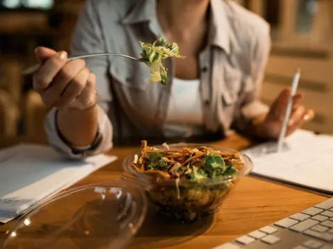 Ăn tối muộn: “Thủ phạm thầm lặng” làm gia tăng nguy cơ tiểu đường tuýp 2