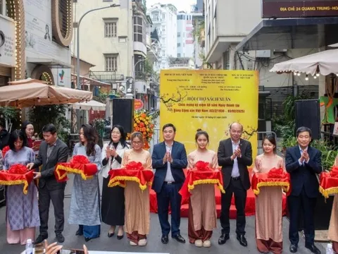 Hội chợ sách Xuân 2025 “Tết tri thức - sum vầy”