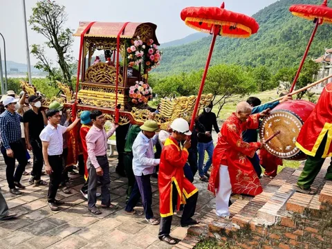 Linh thiêng lễ giỗ Thánh Mẫu Liễu Hạnh trên con đường thiên lý Bắc – Nam