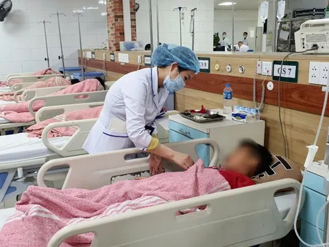 Tiếp tục làm thêm các xét nghiệm cho 32 học sinh uống nhầm thuốc diệt chuột