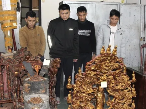 Bắt giữ nhóm đối tượng "chôm" đồ thờ tự ở đình, chùa dịp giáp Tết trị giá hàng tỷ đồng