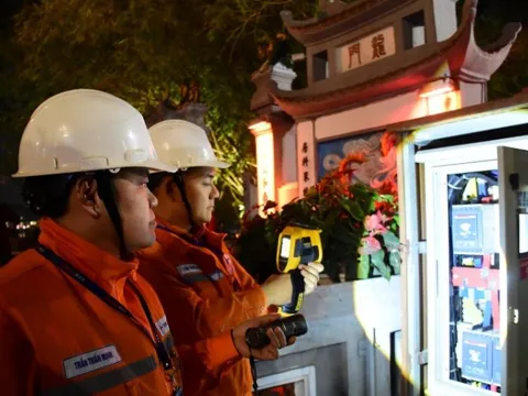 EVNHANOI đảm bảo cấp điện ổn định và liên tục phục vụ nhân dân đón Tết