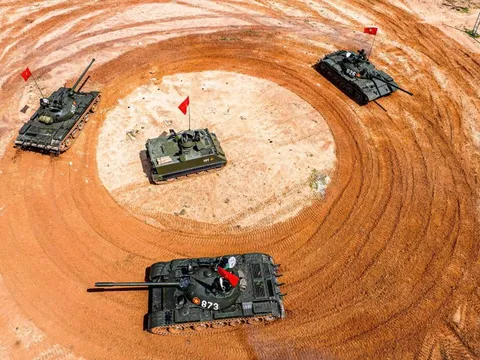 Chùm ảnh: Lữ đoàn ‘voi chiến' sắt miệt mài trên thao trường ngày Xuân