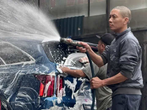 Dịch vụ rửa xe ở Hà Nội tăng giá chóng mặt dịp Tết Nguyên đán