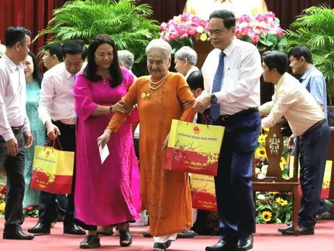 Chủ tịch Quốc hội Trần Thanh Mẫn thăm, tặng quà Tết tại Cần Thơ