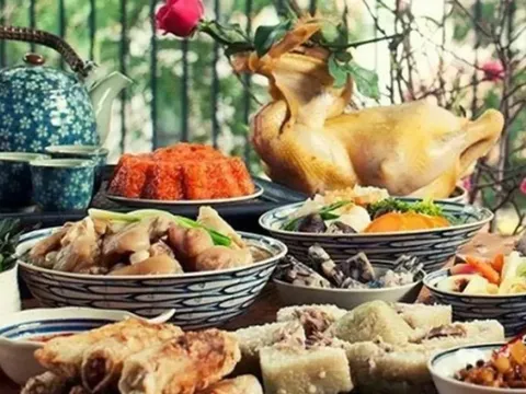 Gà cúng Giao thừa nên đặt quay ra hay quay vào?
