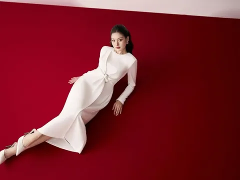 “Ruby Rose” – Phong cách thời thượng, quyến rũ và cá tính cho quý cô công sở mùa lễ hội