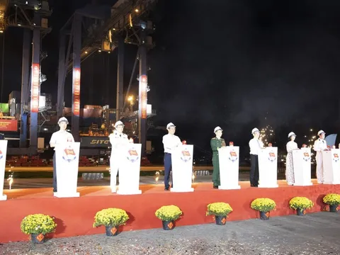 Tổng Công ty Tân Cảng Sài Gòn phát lệnh làm hàng đầu xuân Ất Tỵ 2025